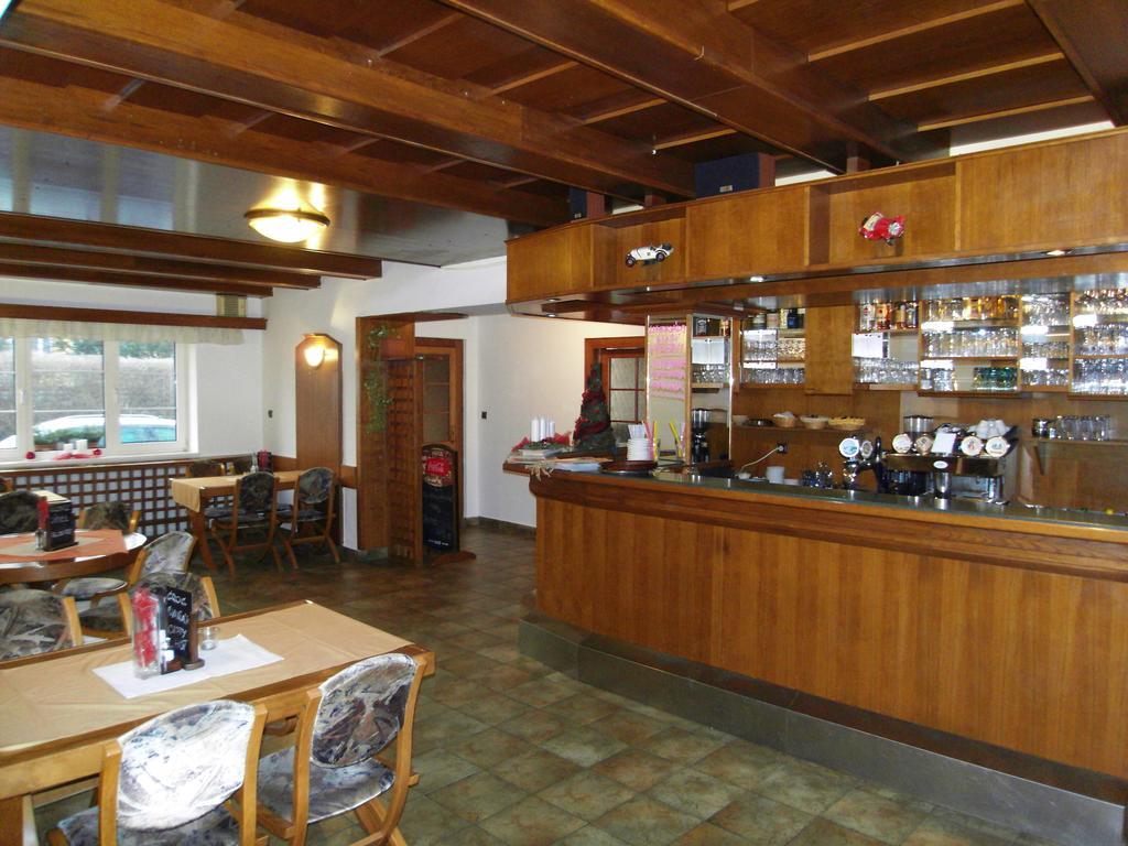 Penzion A Restaurace U Veterana Frenštát pod Radhoštěm Exteriér fotografie
