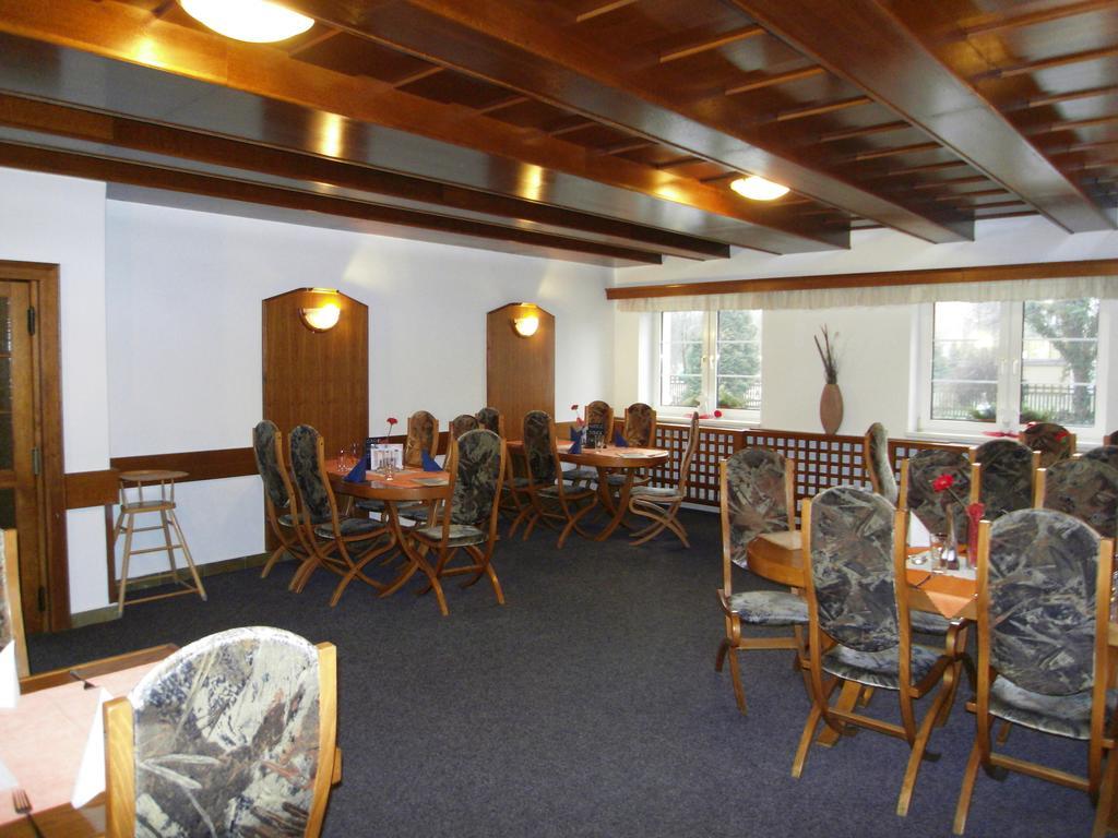 Penzion A Restaurace U Veterana Frenštát pod Radhoštěm Exteriér fotografie