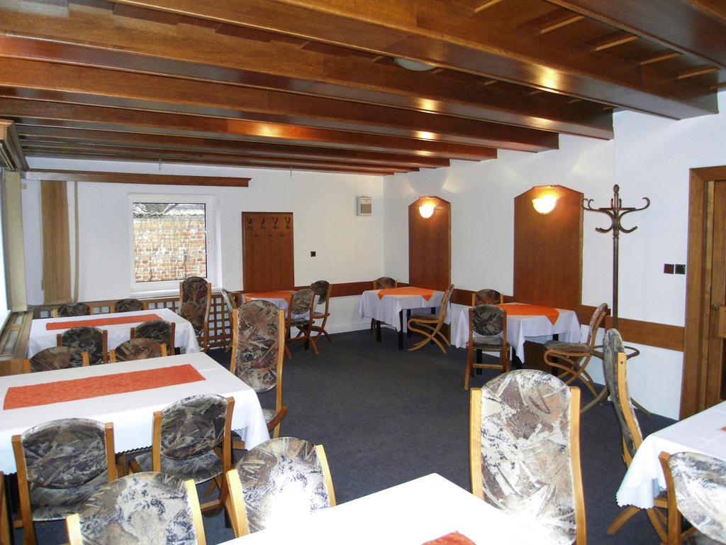 Penzion A Restaurace U Veterana Frenštát pod Radhoštěm Exteriér fotografie
